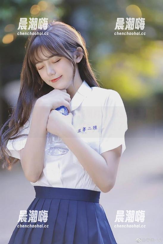 168su 大家都在聊黑料.168su苹果版,我的脸都快被刷成彩虹了!