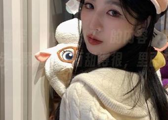 链接“www.17”的内容，感觉像是在吃一颗糖，外面甜得很，里面却是有点苦。