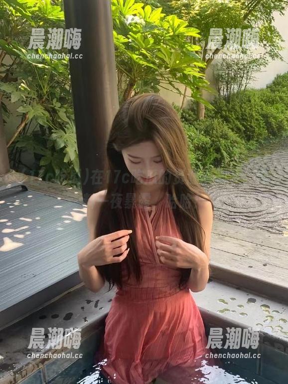 17c吃瓜 在17c吃瓜的资源围剿下,黑料一夜暴露,哈哈!