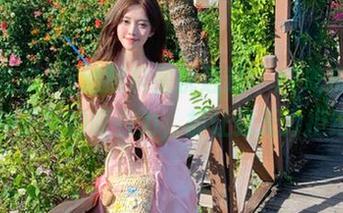 直达黑料蜜桃通过“17吃瓜”，这种矛盾的吸引力，却让我无力拒绝。