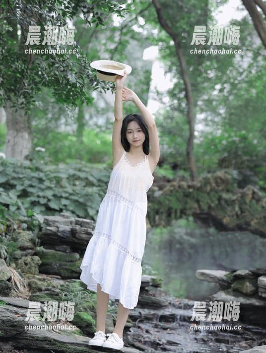 51黑料 这视频教你找到51黑料网的回家地址,别说我没告诉你!