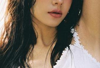 侠女?帝王?先下载“61吃瓜”再发问,谜底慢慢揭晓。