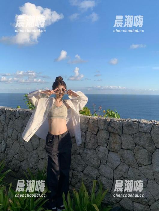 cgw 免费领取每天一剂八卦,快来“cgw”治愈你的吃瓜症!