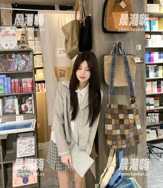 www.吃瓜网 感觉我可以在www.吃瓜网.com的网页上写出一部剧本,反转来反转去,永远停不下来。