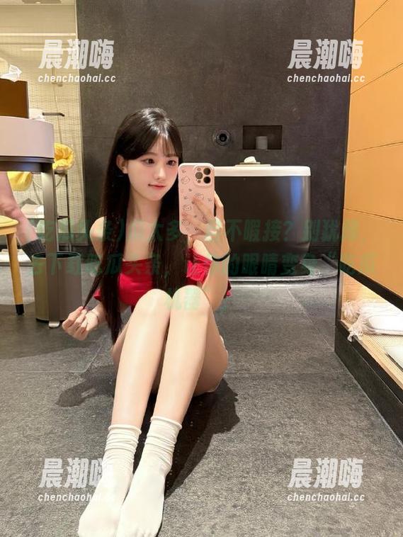 吃瓜头条 瓜太多,目不暇接?别犹豫,去下载吃瓜头条,让你的眼睛变身“吃瓜机器”!