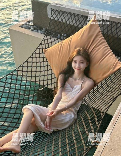 吃瓜头条 每次“吃瓜头条”更新就像开盲盒,有时候真的是…我该怎么形容呢?“惊喜”算不算?