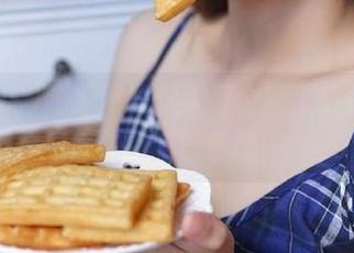 吃瓜网黑料入口全新上线，准备好你的下巴了吗？