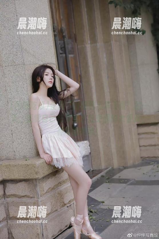 网曝吃瓜 使用“网曝吃瓜苹果版”的一天,感觉自己仿佛成了社交圈的大侦探,神奇的体验!