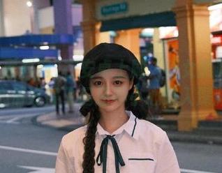 在安卓上刷“美女黑料网”，心情好得飞起还不小心陷入深渊。
