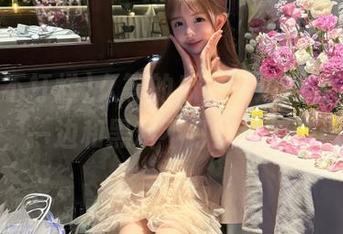 久等的瓜,一边观看流水账,一边和黑料不打烊说悄悄话