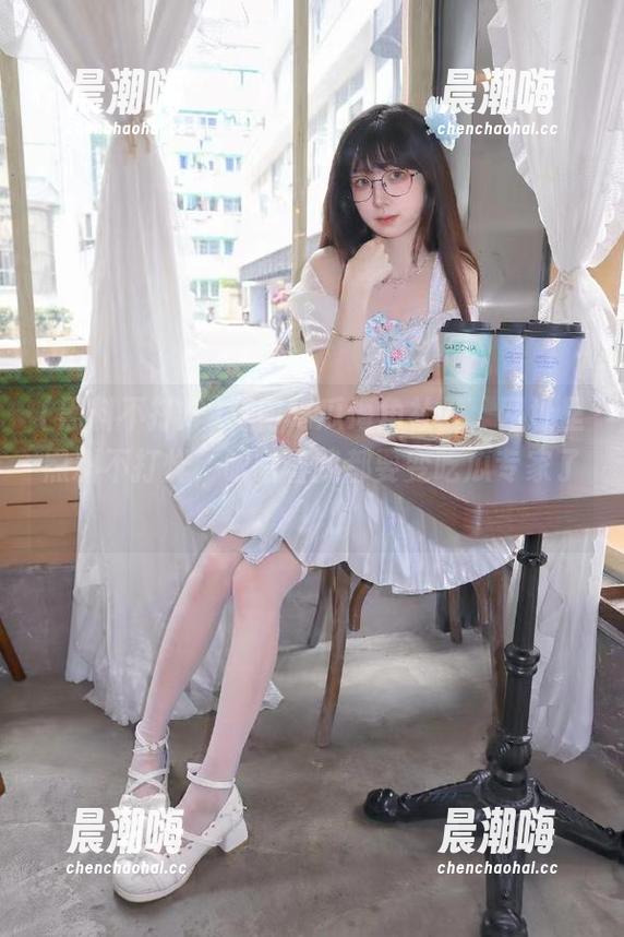 奔向吃瓜海角社区，网址里黑料不打烊，眼瞅着我都要变吃瓜专家了！