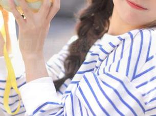 刷着黑料吃瓜网APP,免费收割真相和八卦的快感!