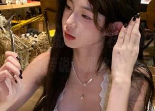 传说中的“黑料社”网页,应用更新像是八卦传说,那么魔幻又诡谲!