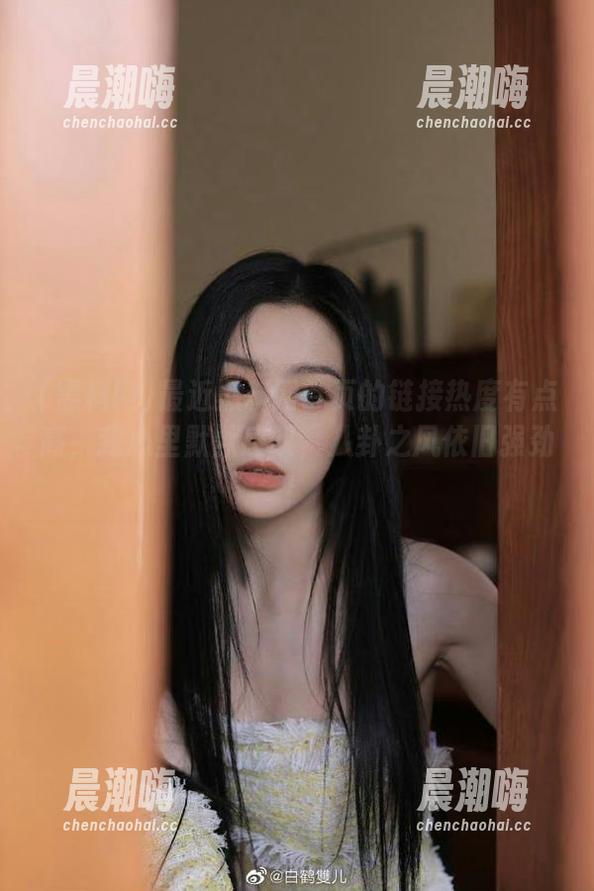 黑料网 最近黑料网首页的链接热度有点高,我心里默默感叹,八卦之风依旧强劲!